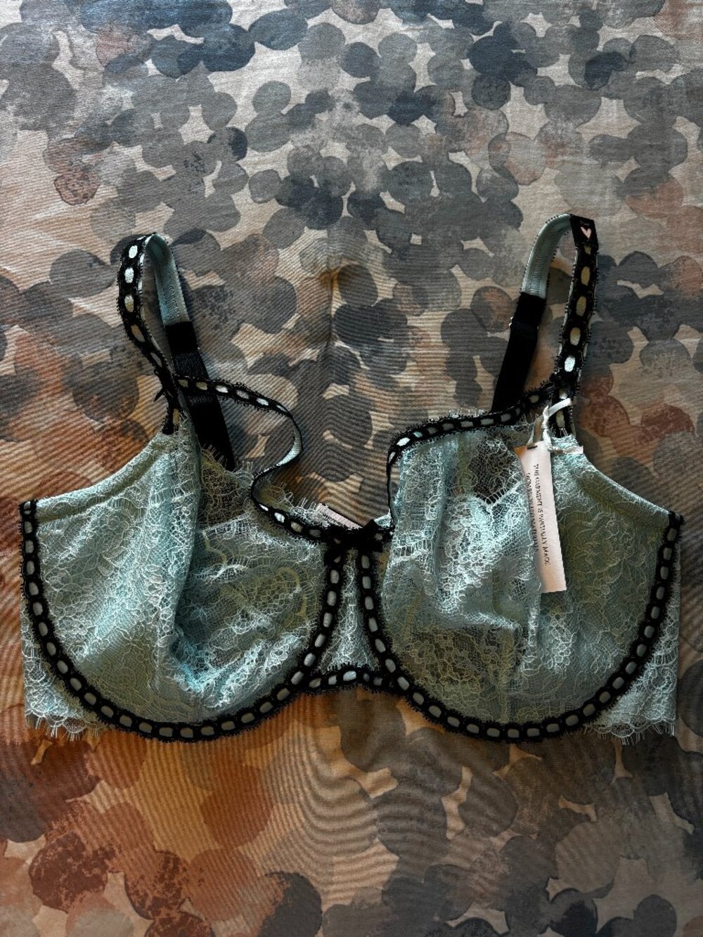 Victoria's Secret Dream Angels Push-up without padding Mint Lace Size 38DDD NWT